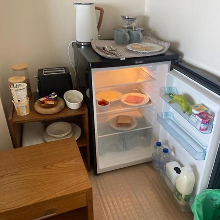 Flat 3, Murray Crescent House Bed and Breakfast Milford Haven Exterior foto