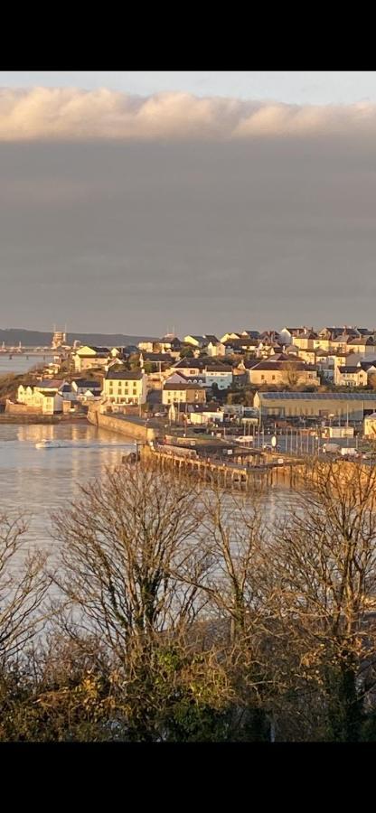 Flat 3, Murray Crescent House Bed and Breakfast Milford Haven Exterior foto